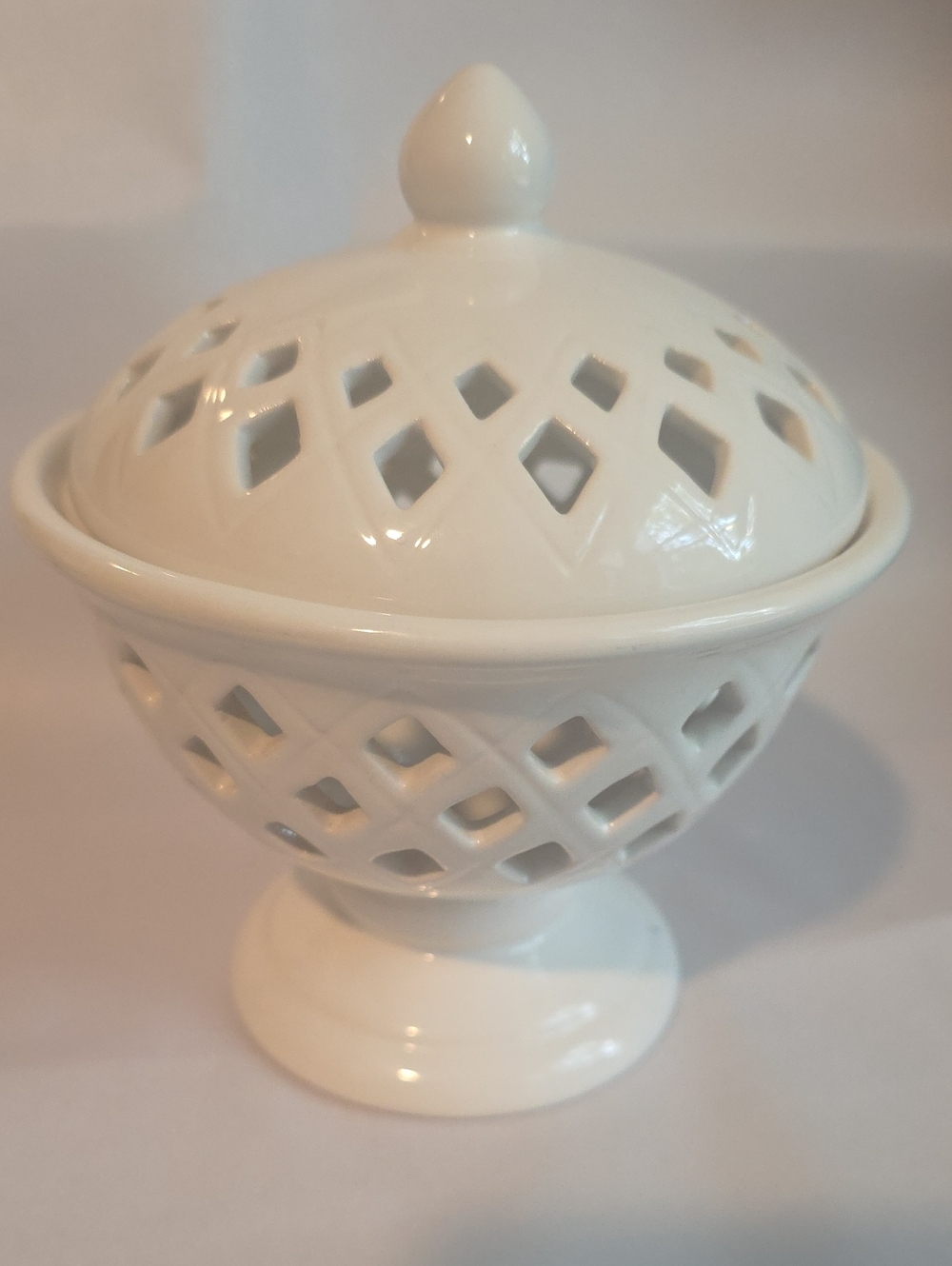 White Ceramic Lattice Covered Dish - Decorative Dish